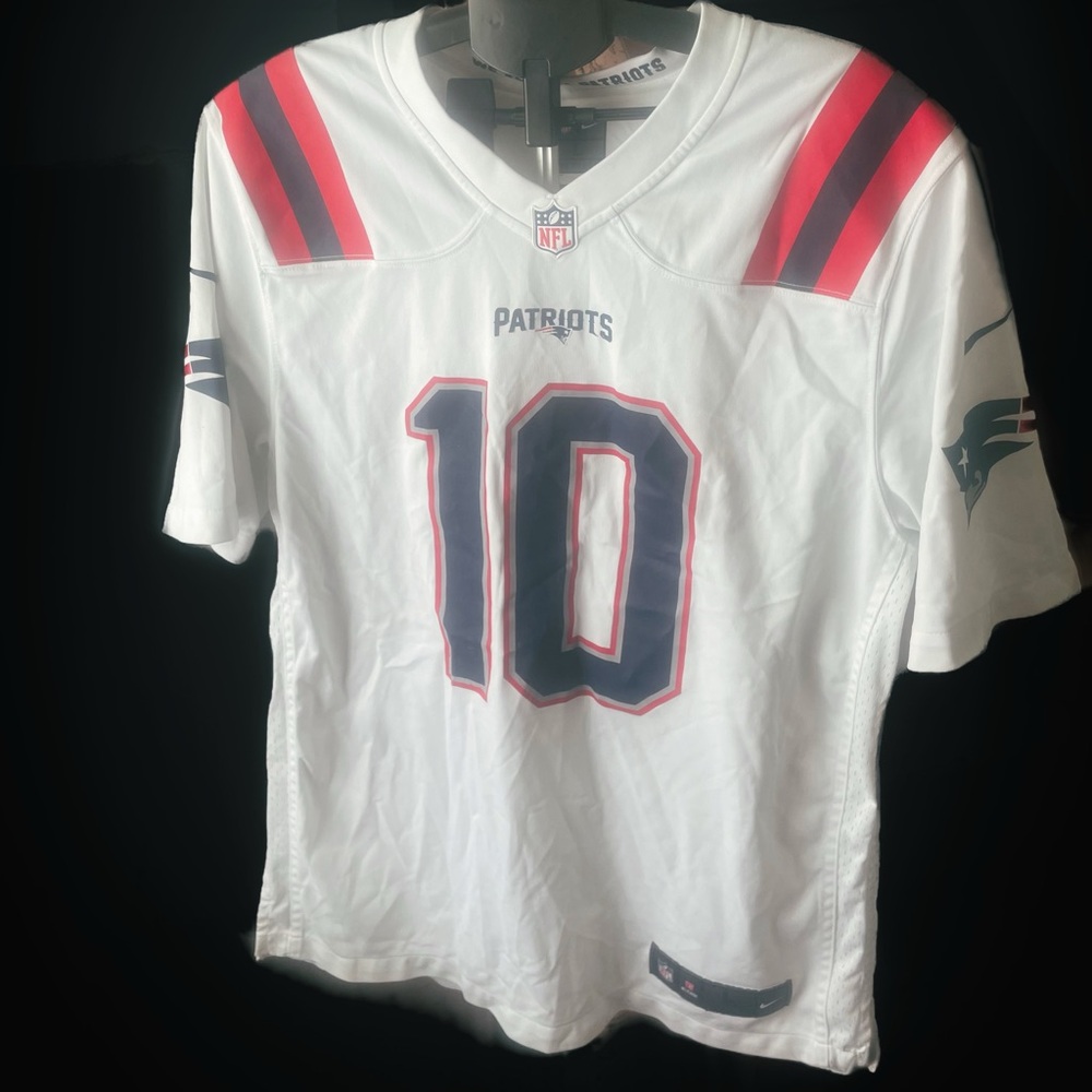Nike New England Patriots Mac Jones Jersey shirt Size Large Used